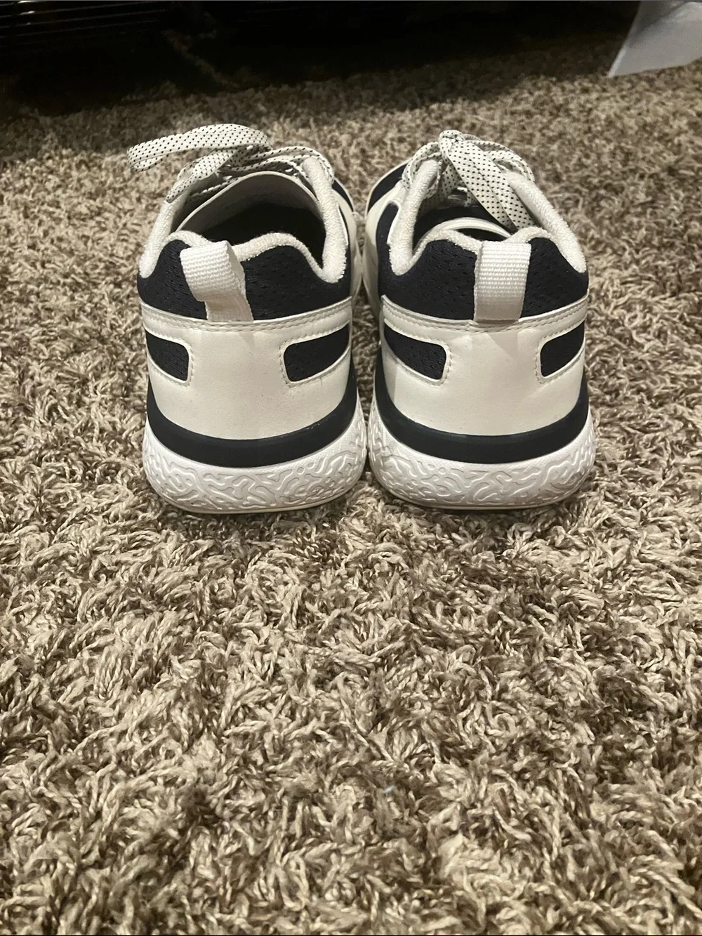 OluKai Men's Navy and White Casual Sneakers